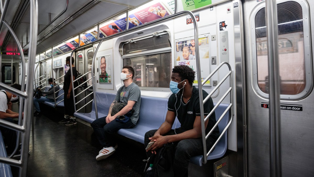 MTA reinforces the use of masks in stations and trains, fines remain in effect – Telemundo New York (47)