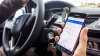 NJ: conductores que usen el celular en un semáforo en rojo podrían ser multados bajo un nuevo proyecto de ley