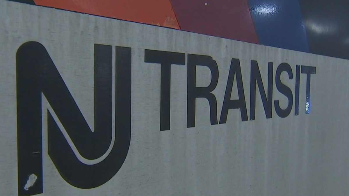 NJ Transit offers Christmas travel discounts – NBC New York (47)