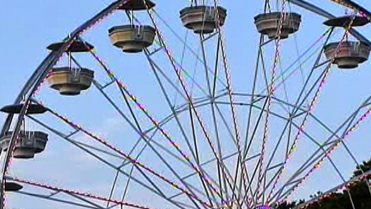 A renowned amusement park in New York will organize a job fair for young people