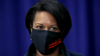 Muriel Bowser with face mask