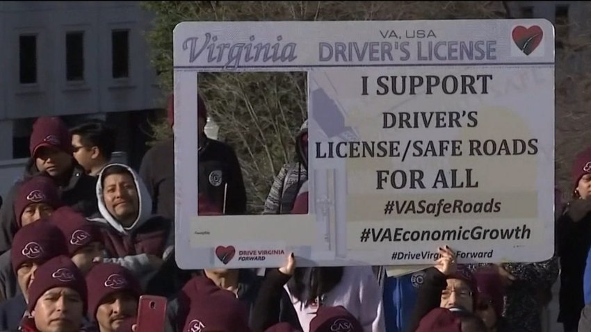 Se manifiestan frente a Capitolio de Virginia para pedir por licencias para indocumentados