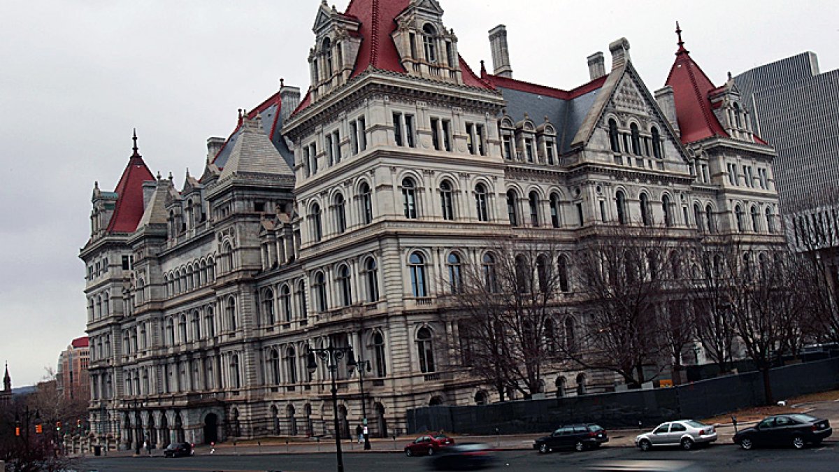 Lawmakers must reach agreement on New York state budget