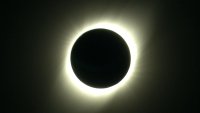¿Por qué desaparecen las nubes durante un eclipse solar?