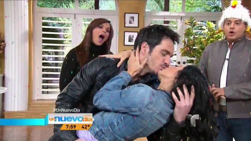 mauricio-ochmann-aislinn-derbez-estrenan-a-la-mala