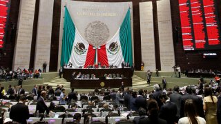 Diputados mexicanos en sesión