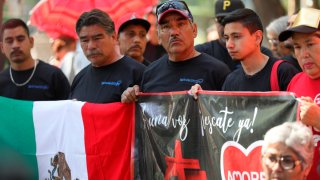 Familiares de los mineros sepultados en Pasta de Conchos