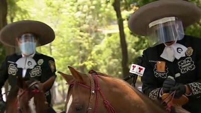Los Policias Charros Que Batallan La Pandemia En Mexico Telemundo New York 47