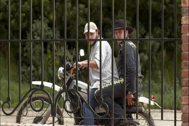 Los Hermanos Motoa En La Vida Real
