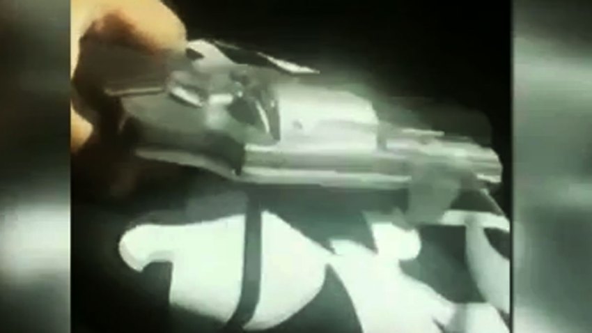 video-policia-pistola-contra-policias-los-angeles-california