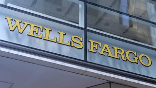 El acuerdo representa las últimas sanciones gubernamentales para Wells Fargo y su antigua dirección por malversación en la que se crearon millones de cuentas falsas para cumplir con las cuotas de ventas.