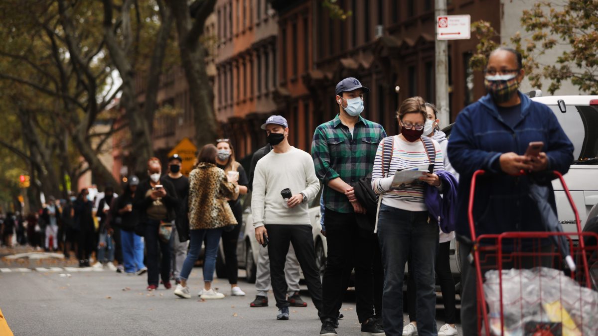 NYC urges Board of Elections to make changes due to long lines during early voting – Telemundo New York (47)