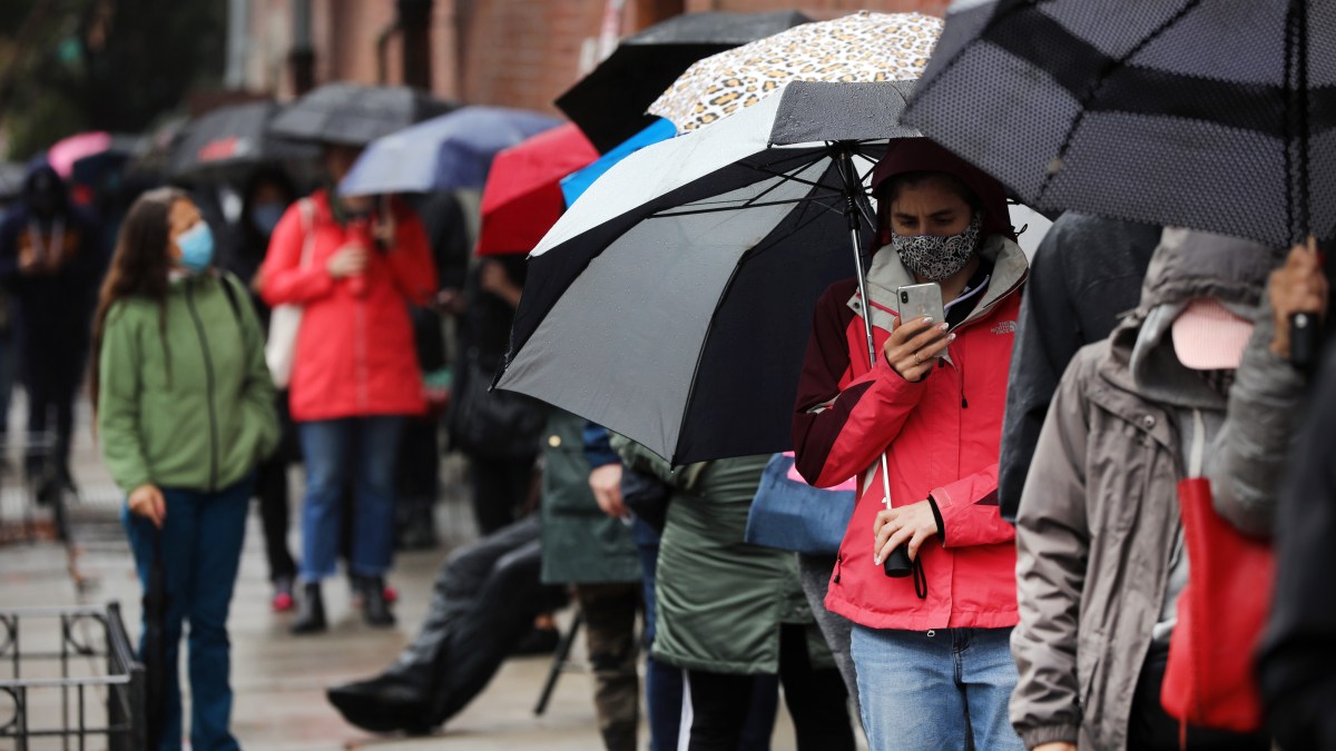 More than half a million New Yorkers have voted early in NYC – Telemundo New York (47)