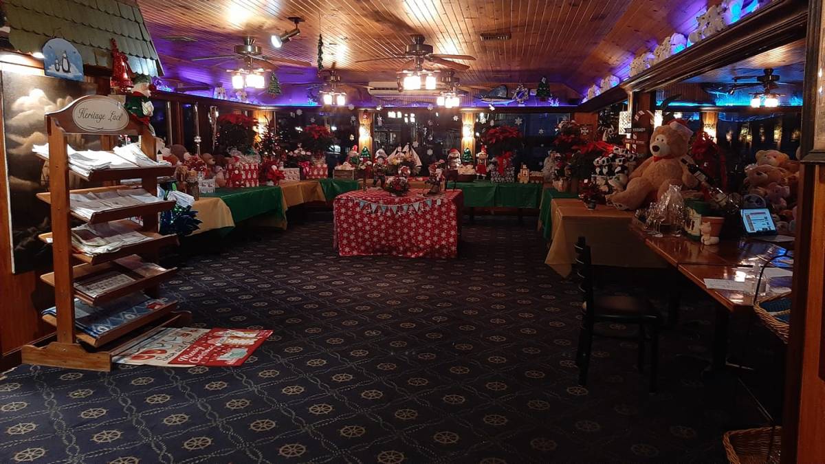 A Long Island florist reopens inside an empty restaurant after catching fire – Telemundo New York (47)