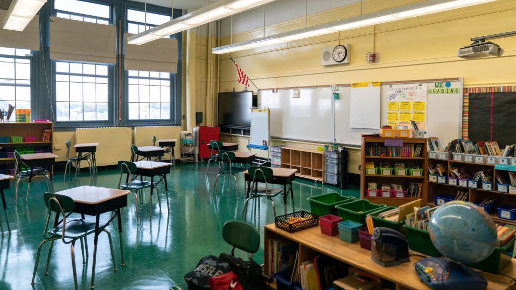 New York City Schools Welcome Immigrant Children In Record Numbers ...