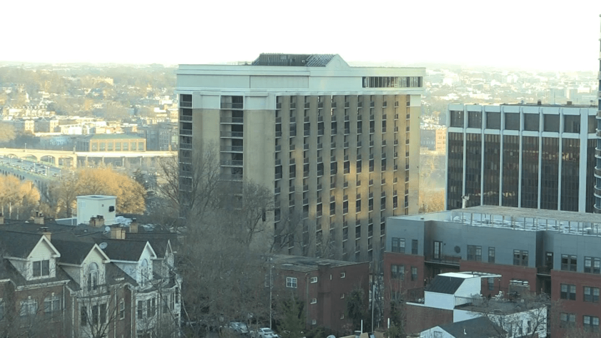 Old hotel in northern Virginia demolished – Telemundo New York (47)