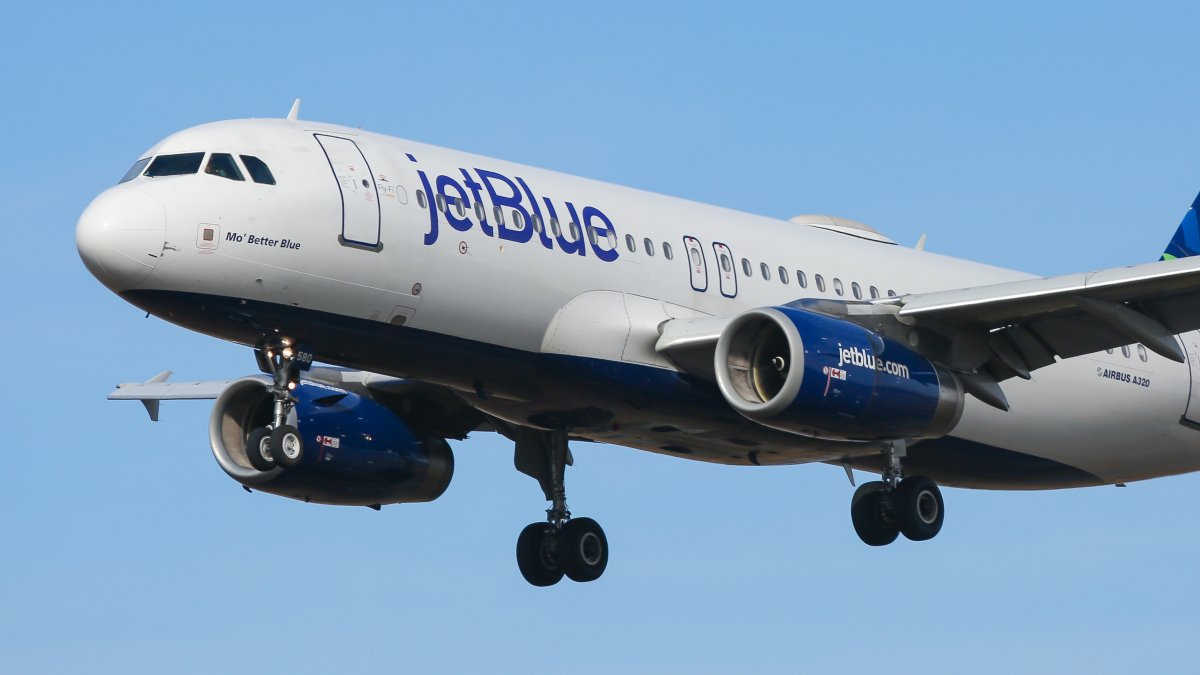JetBlue will cut flights from New York by 10% this summer