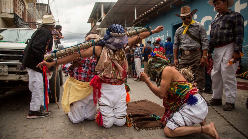 La dolorosa tradición para pedir perdón por los pecados en Guatemala