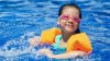 NYC ofrece clases de natación gratuitas para niños durante el verano: tienes hasta hoy para registrarte