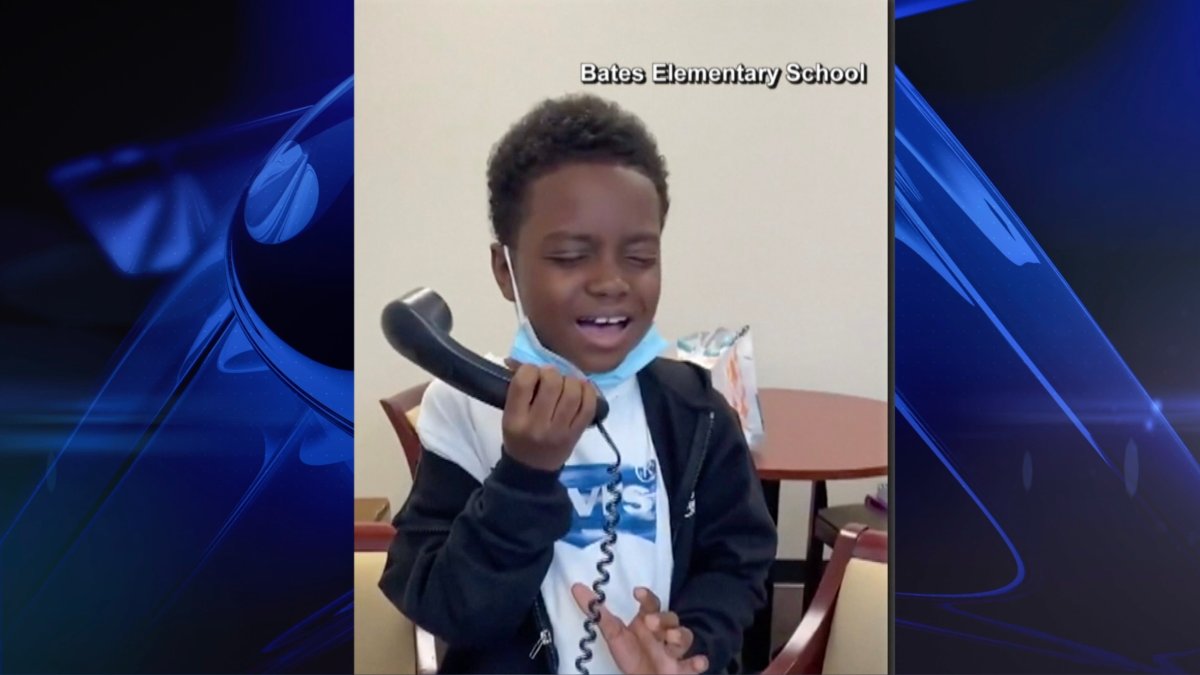 Viral: niño de 9 años enamora las redes al canta el Himno Nacional –  Telemundo New York (47)