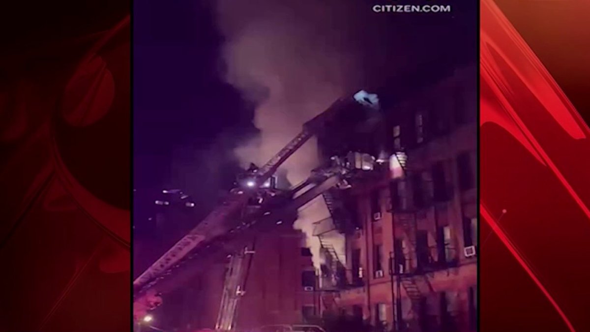 Voraz incendio deja varios heridos y desplazados en el sector de Hell’s ...