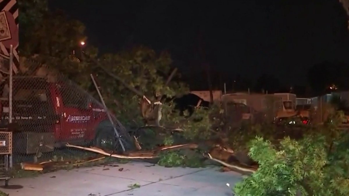 Damage in the DC area after the passage of storms – Telemundo Washington DC (44)