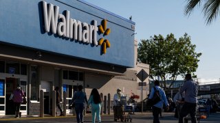 Walmart anunció un innovador plan educativo para sus empleados.