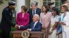 Biden firma ley para conceder Medalla de Oro del Congreso a la Policía del Capitolio
