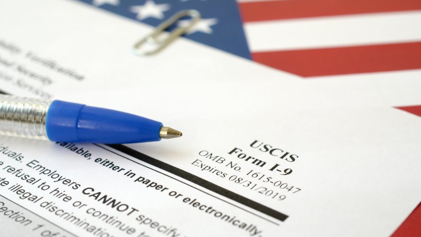 USCIS elimina regla de rechazar ciertas solicitudes por dejar espacios en blanco