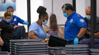 More than 1 million people traveled on planes in US on a single day ahead of Thanksgiving amid coronavirus pandemic