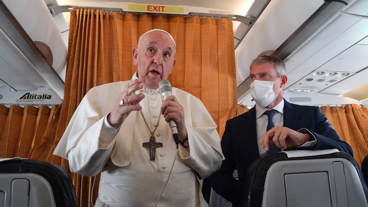 El papa dice no entender por qué algunos se niegan a vacunarse contra el COVID-19 - Vimarsana News
