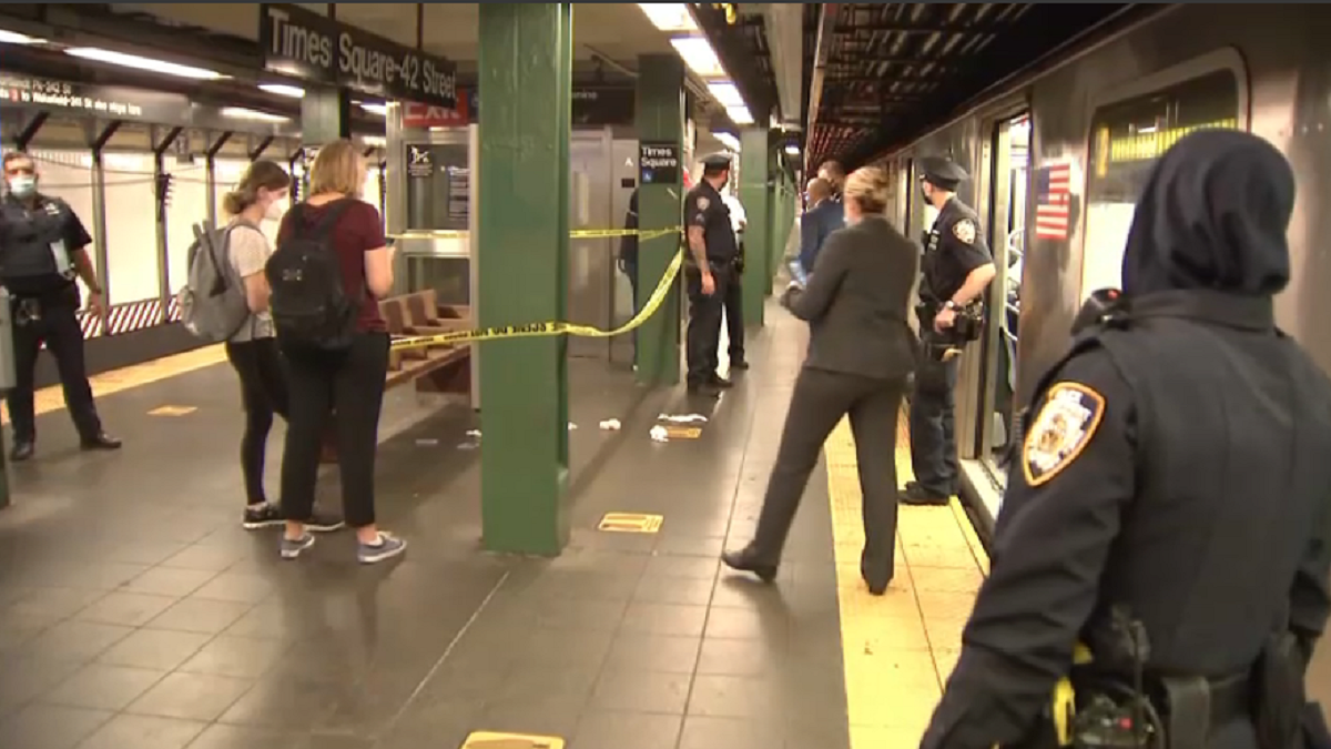 Woman pushed to the side of a subway in Times Square during rush hour – NBC New York (47)