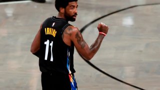 Irving asegura que no vacunarse se debe a que "es lo mejor para mi"