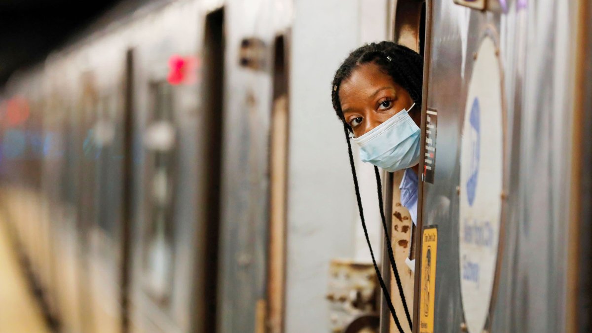 MTA suddenly suspends three train lines due to staff shortages – Telemundo New York (47)