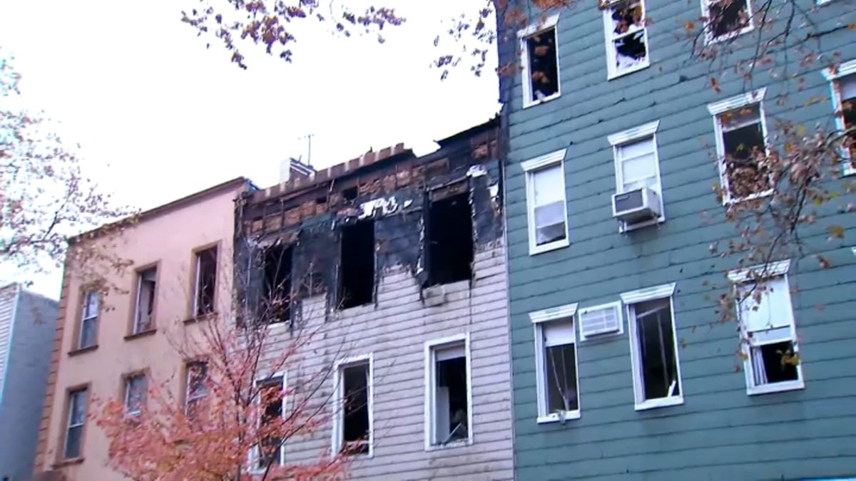 Fire in Manhattan leaves two dead, a girl seriously injured and several