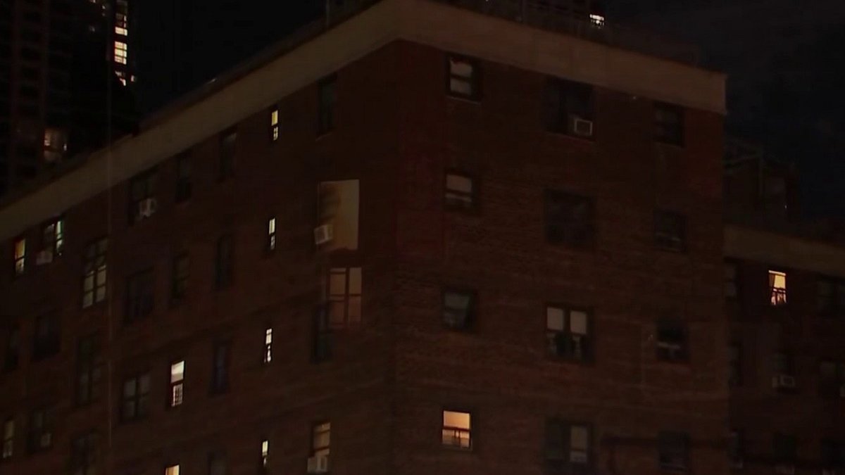 Manhattan building fire leaves two dead – Telemundo New York (47)