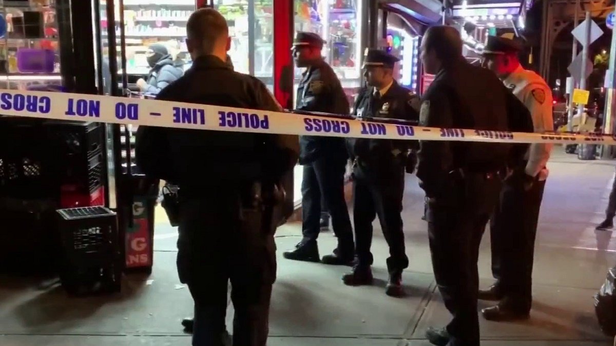 Mother is shot in the Bronx while walking her 2-year-old daughter in a stroller – Telemundo New York (47)