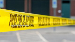 Policía: exempleado de escuela en Mesa amenaza con disparar a conserje