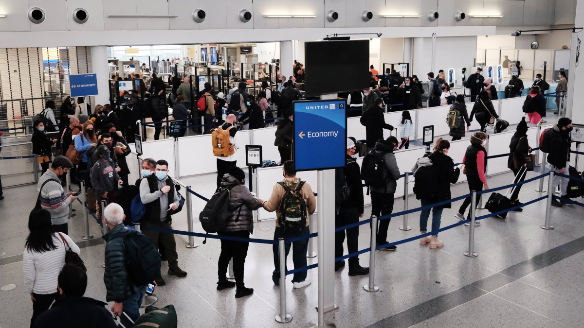 Flight cancellations continue at New York City airports – Telemundo New York (47)