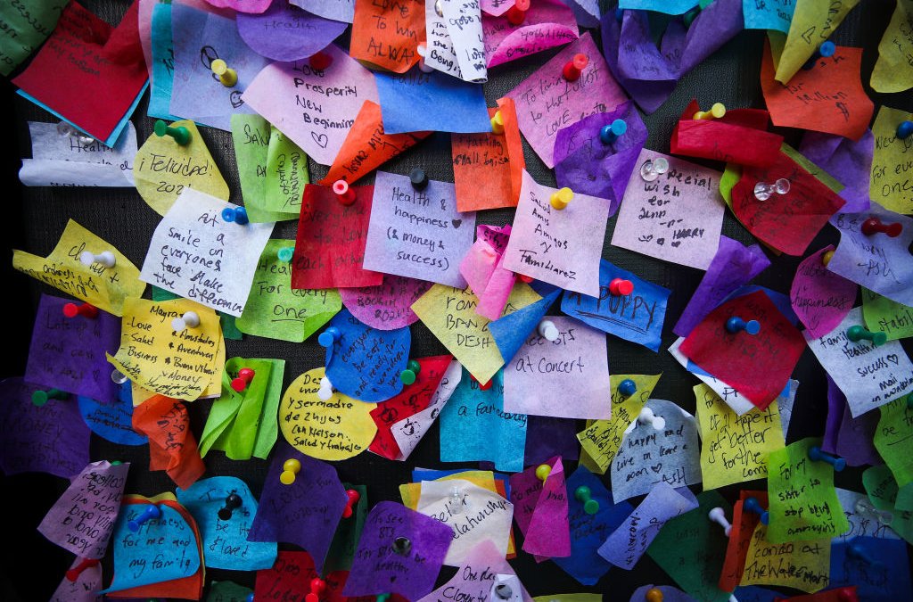 Times Square’s Wall of Wishes Returns – NBC New York (47)