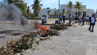 Migrantes bloquean caminos en Chiapas