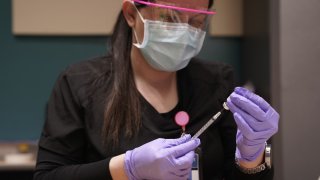 Condado Pima ofrece vacunas COVID-19 en Centro de Convenciones de Tucson