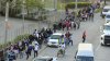Reprimen a golpes caravana de migrantes en su intento de ingreso a Guatemala