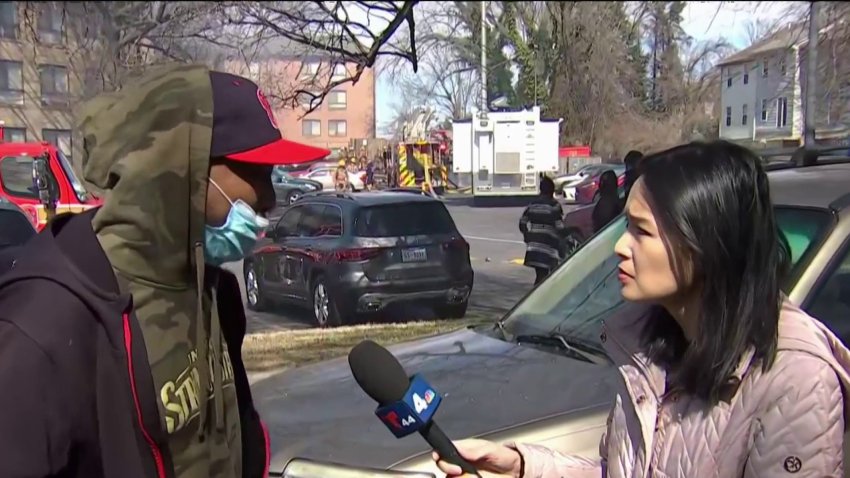 “No entiendo qué pasó”: Residente rompe en llanto tras explosión en edificio de Silver Spring