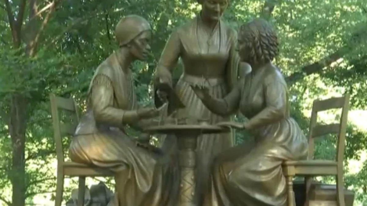 Los parques de NYC honran a las mujeres que hicieron historia con monumentos y más