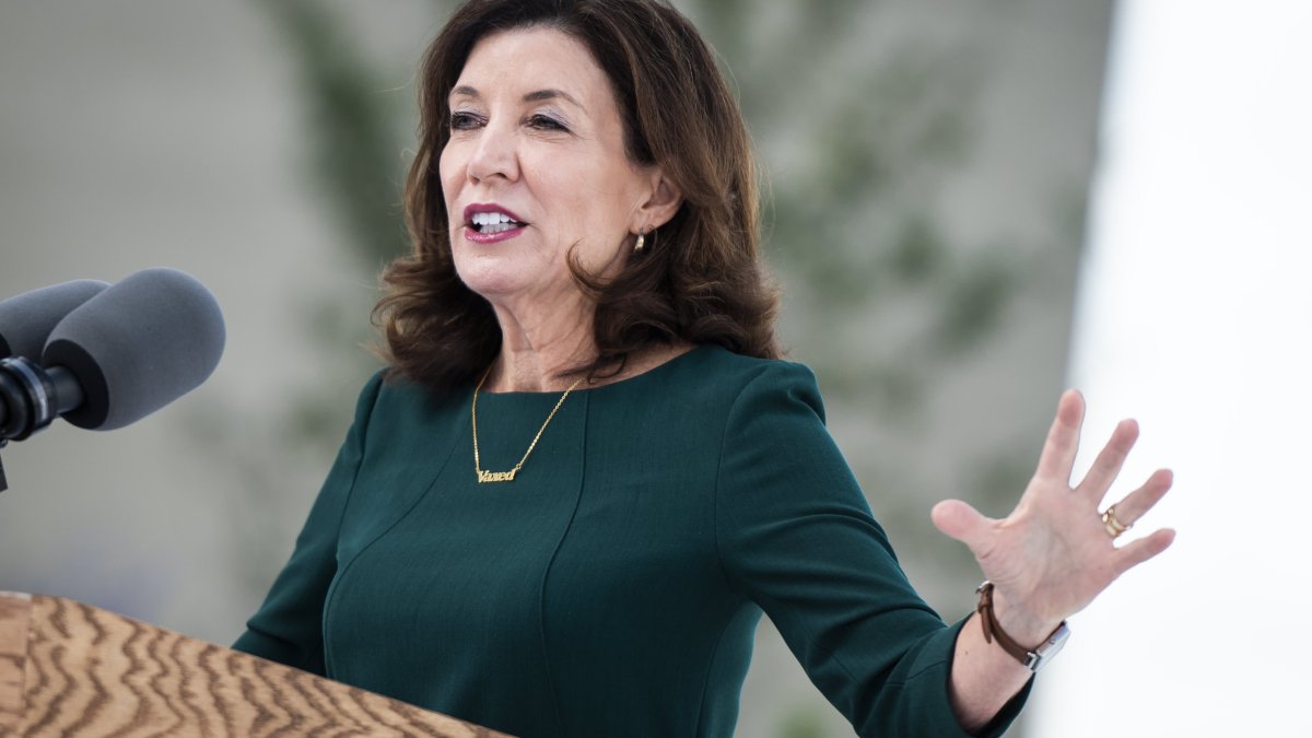 Governor Kathy Hochul tests positive for COVID-19;  She Has No Symptoms – NBC New York (47)