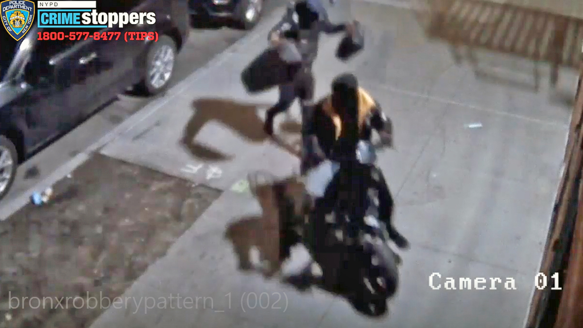 Suspects Wanted in Wave of Violent Robberies of Women in NYC – NBC New York