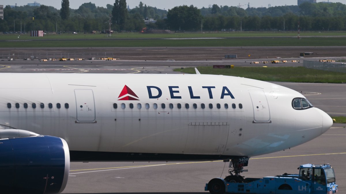 Delta Airlines Pilot Arrested in Scotland for Attempting to Fly Drunk to New York City