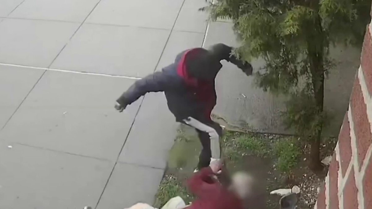 77-Year-Old Man Attacked with Punches and Kicks Outside His Bronx Building – NBC New York (47)