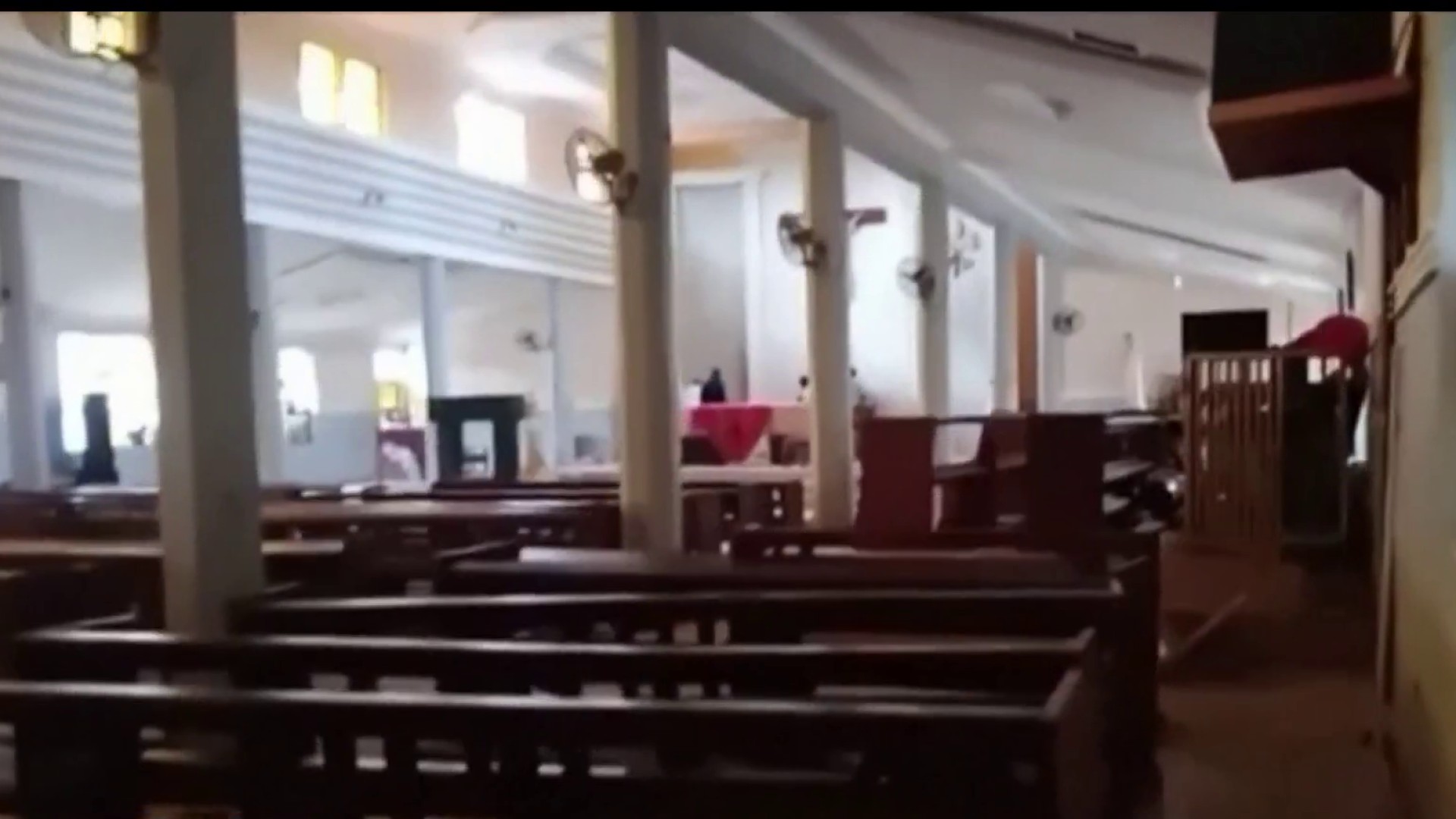 Al menos 50 personas, incluidos niños, mueren en ataque a iglesia, según legislador estatal – Telemundo Washington DC (44) Al menos 50 personas, incluidos niños, mueren en ataque a iglesia, según legislador estatal – Telemundo Washington DC (44)
